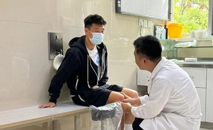还极其强调