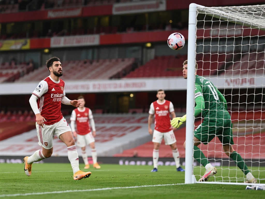 他屢次與歐 他屢次與歐